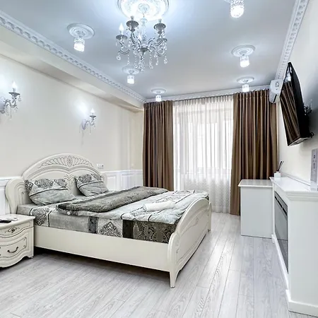 Luxury Ismail Street In